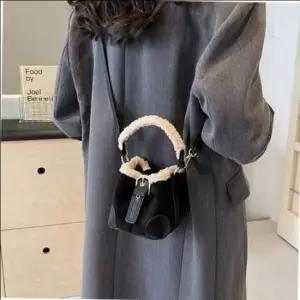 외출가방 스웨이드퍼 디테일 구성 무스탕 미니 토트