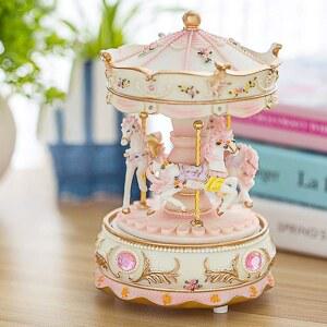 [포르르] 시계태엽 캐러셀 뮤직 박스 - 회전하는 말 3마리, 색이 변하는 led, 시대를 초월한 멜로디 | 크리스마스, 생일, 발렌타인데이에 이상적인 고급 홈 데코 (핑크)