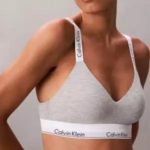 캘빈클라인 언더웨어 여자 라이틀리 라인드 브라렛 QF8504