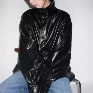 여자 남자 겨울 오버핏 뒷트임 하이넥 광택 가죽 자켓