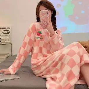 겨울 데일리 여자 딸기 체크패턴 극세사 수면잠옷 파자마룩