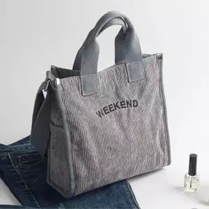 골덴 영문자수 사각 크로스 에코백 10대여성 인스타패션 패브릭가방 단정한코디