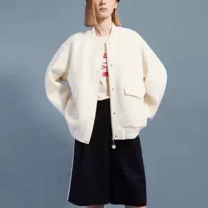 [롯데백화점]DEWL [CINE de DEWL] 시네드 비딩자수 점퍼  D254MSJ901