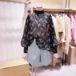 [대구백화점] [시에로]스모킹 금사 플라워 블라우스(DBSG2SHF027)