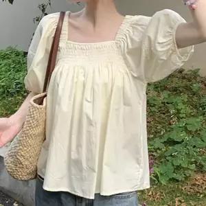 여자 스퀘어넥 스모크 밴딩 플레어 반팔 블라우스