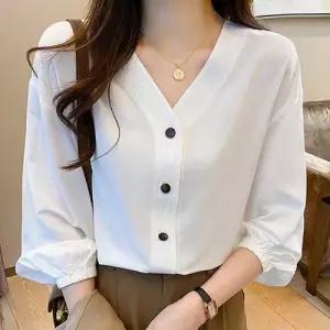 여유 일자핏 브이넥 노카라 코튼 소재 셔츠 블라우스 WE6B931