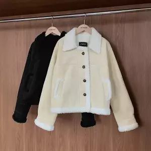 [핫핑](센텀시티점)[보온성/전체퍼안감] 베니타 스웨이드 양털 카라 무스탕자켓 P000CRNN