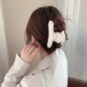 겨울헤어핀 올림머리 똥머리 부드러운 인조퍼 집게핀