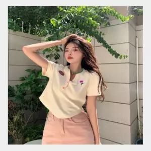 여성 여름 크롭 반팔 티셔츠 플라워 패치 자수 면티 셔츠