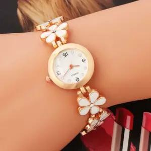 팔찌시계 로맨틱 얇은 여성 패션 화이트 주트리 여자 손목 정장 플라워 메탈