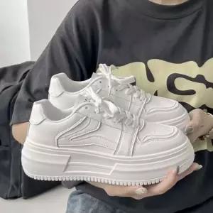 여성 데일리 운동화 러닝화 심플 깔끔한 키높이 신발