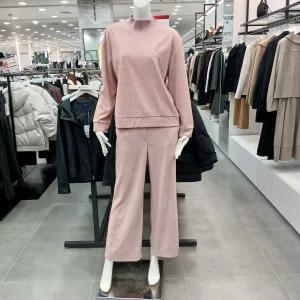 [샤트렌]앞판 자수패치 반넥 티셔츠 HCEWTS201GN