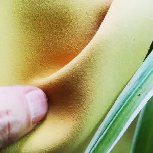 인조가죽시트지 가죽 수선패치 0.7-1mm 노란색 빨간색 반투명 가죽. 첫 번째 레이어 원단. 내부용 수제 DIY