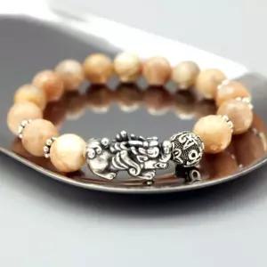 마녀공방 육자진언 비즈를 물고 있는 실버 비휴 피치 문스톤 원석 팔찌
