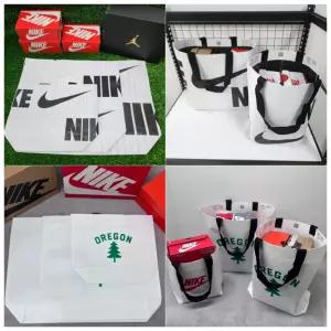 [오늘출발] 나이키 리유저블 지속가능한 소재 쇼핑백 오레곤 에코백 재활용백 운동 헬스 선물 포장 가방