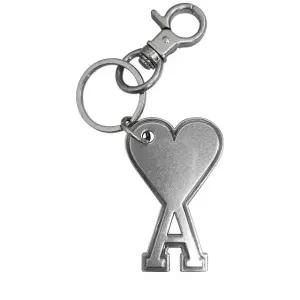 [명품] 24SS 하트 로고 키링 키홀더 UKR906 369 905