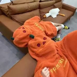 여자 캐주얼 야구 점퍼 호박인형 스웨이드 라이크 아우터 후드 귀요미 캐릭터 추동 루즈핏 맨투맨 SPO마켓