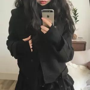 [입꼬]제트 벨티드 퀼팅 싱글 모직 크롭코트2color