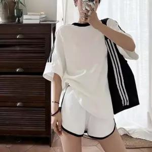 오버핏 반팔 반바지 투피스 배색 라인 트레이닝 세트