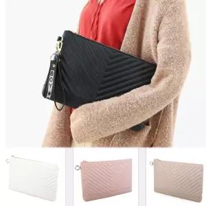 남녀 공용 브이 퀄팅 커플 클러치백 기념일 선물가죽손가방 슬림 패션백 미니백 남성 크러치 크러치백 여성