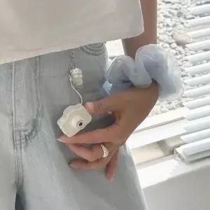 [아트박스]/부이 부이 큐트 미니 키링 카메라 (SD카드+해달 키링 증정)