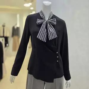 [미니멈]하운드 스카프 블라우스 MYDGWB9860BK_BP