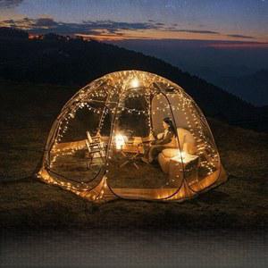 투명한 야외 캠핑 텐트 버블 하우스 겨울에도 따뜻함 별이 빛나는 하늘 디자인 캠핑 및 야외 모험에 이상적