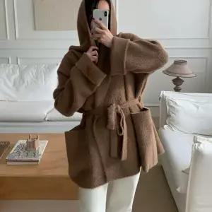 여자 스트랩 박스핏 FW 하프 퍼 후드코트 망토 코트