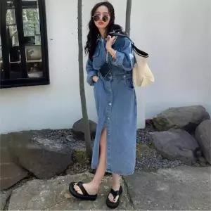 와이드한 핏의 허리조절이 가능한 데님 롱원피스