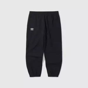 엄브로 umbro 에센셜 나일론 스판 조거 팬츠 블랙(UP123SPT22)