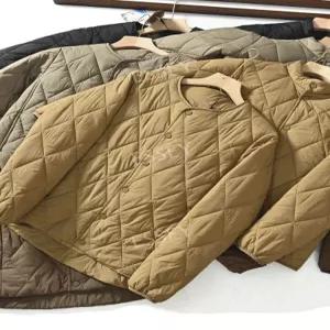 빈티지 군대깔깔이 카키색 경량 자켓 방한 방상내피 누빔 단추