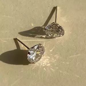 (925 Silver) Big cubic earrings E 109 쥬얼리 액세서리 실버925 silver925 귀걸이 이어커프 이어링 귀찌