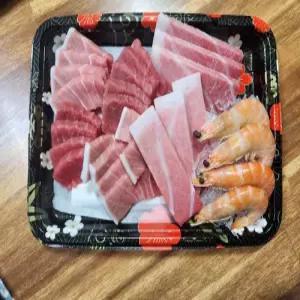 참다랑어 뱃살 300g 자숙새우 4마리