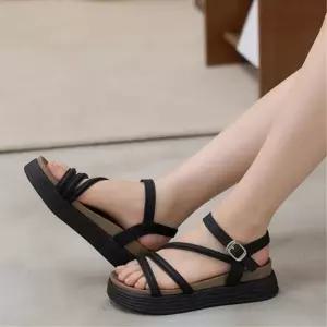 여성 심플 크로스 스트랩 미니 버클 키높이 샌들