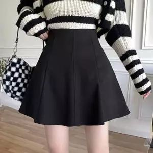 검정 숏 스커트 여자 데이트 플레어 미니 짧은 치마 (WFKBW9H)