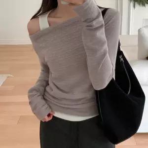 [코코블랑] 보송 오프숄더 기모 티셔츠