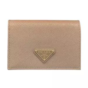 [명품] 25SS 삼각 로고 사피아노 가죽 반지갑 파우더 핑크 1MV021 QHH F0236