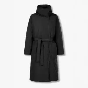 [롯데백화점]스튜디오톰보이 하이넥 다운 코트(양말 증정) 9175414984