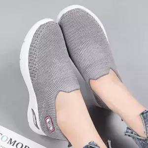 여자스니커즈 편하고 착용감 통풍성 좋은 여성 운동화 슬립온 여성운동화