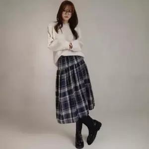 [다잇템] 여성 고무줄 검정 일상 격자 네이비 롱치마24013794588872