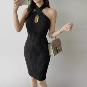 여성 여름 홀터넥 민소매 골지 니트 미니 드레스