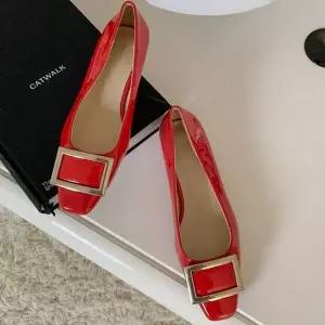 [하프클럽/]여성구두 여자 봄신발 예쁜 구두 코디 스퀘어 장식 데이트룩