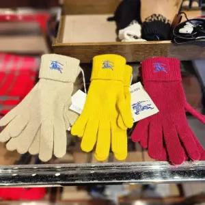 버버리 로고 캐시미어 장갑