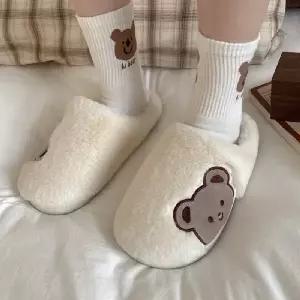곰돌이 캐릭터 푹신한 소프트 겨울 실내화_24038945