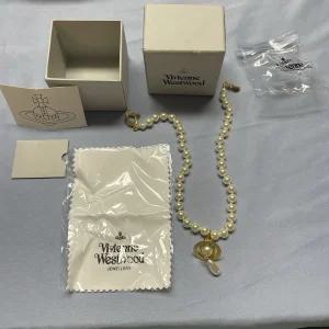 미국 비비안 웨스트우드 오브 목걸이 초커 흰색 1줄 드롭 진주 골드 톤 306697555310