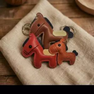 붉은말의해 말키링 레더 가죽 인형 백꾸 명품 가방 말띠 병오년 말참 신년