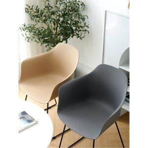 의자 다이닝 철제 빨간 카페 레저 플라스틱 못 활다리 등받이 그물 심플 레스토랑