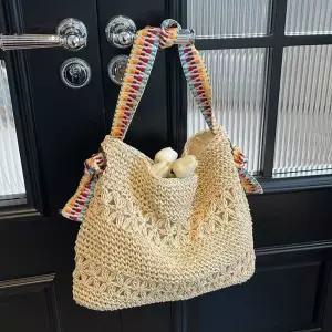 에스닉 트랩 데일리 라탄백 휴양지룩 밀집 가방펀칭 토트 숄더 비치 여름 바캉 여행 리조트 여성 비치웨어