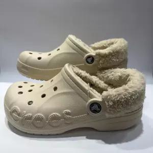 [크록스] 바야 라인드 퍼즈 클로그206633-11S