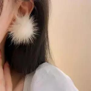 귀걸이 이어커프 겨울 피어싱 솜솜 진주 페이크퍼 은 WFLM58N